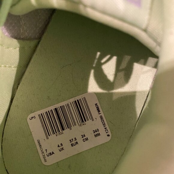 Reebok Women's Club MEMT Sneaker - Picture 5 of 6